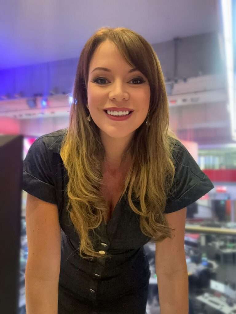 Elizabeth Rizzini, BBC meteorologist and Celebrity Mastermind contestant – available for bookings through our discreet and professional agency.