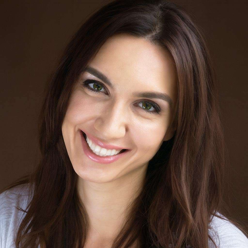 Dr Larisa Corda Obstetrician & Gynaecologist with an interest in women's reproductivity and wellness.